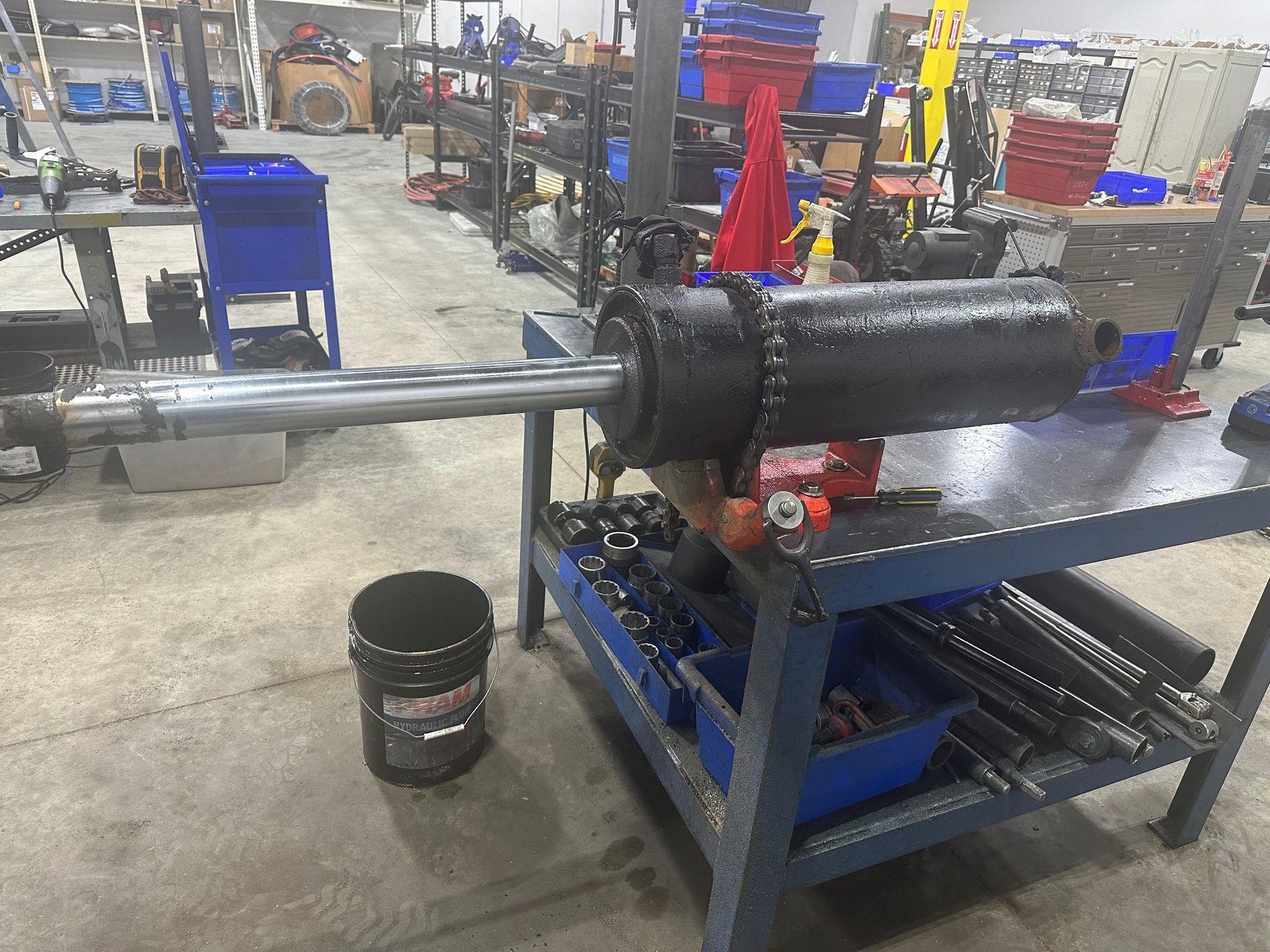 Hydraulic cylinder repair at Johnson Hydraulic Sales